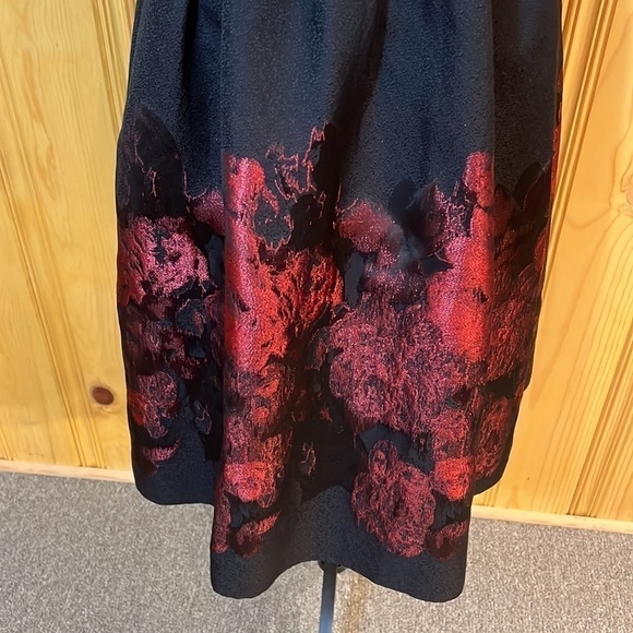 Cynthia Steffe Black & Red Metallic Floral Dress Sz-6 - Picture 4 of 11